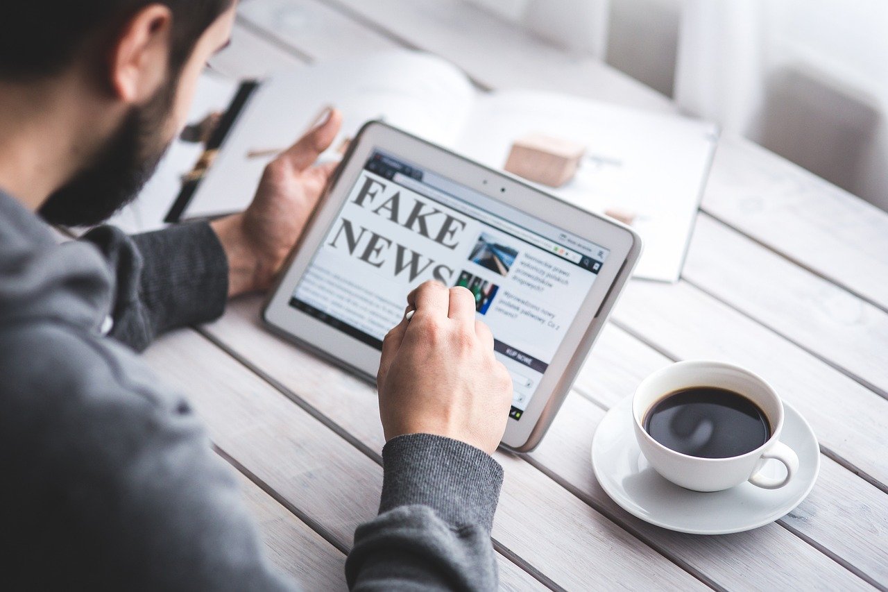 Content Moderation: AI vs. Human Judgment (image credits: pixabay)