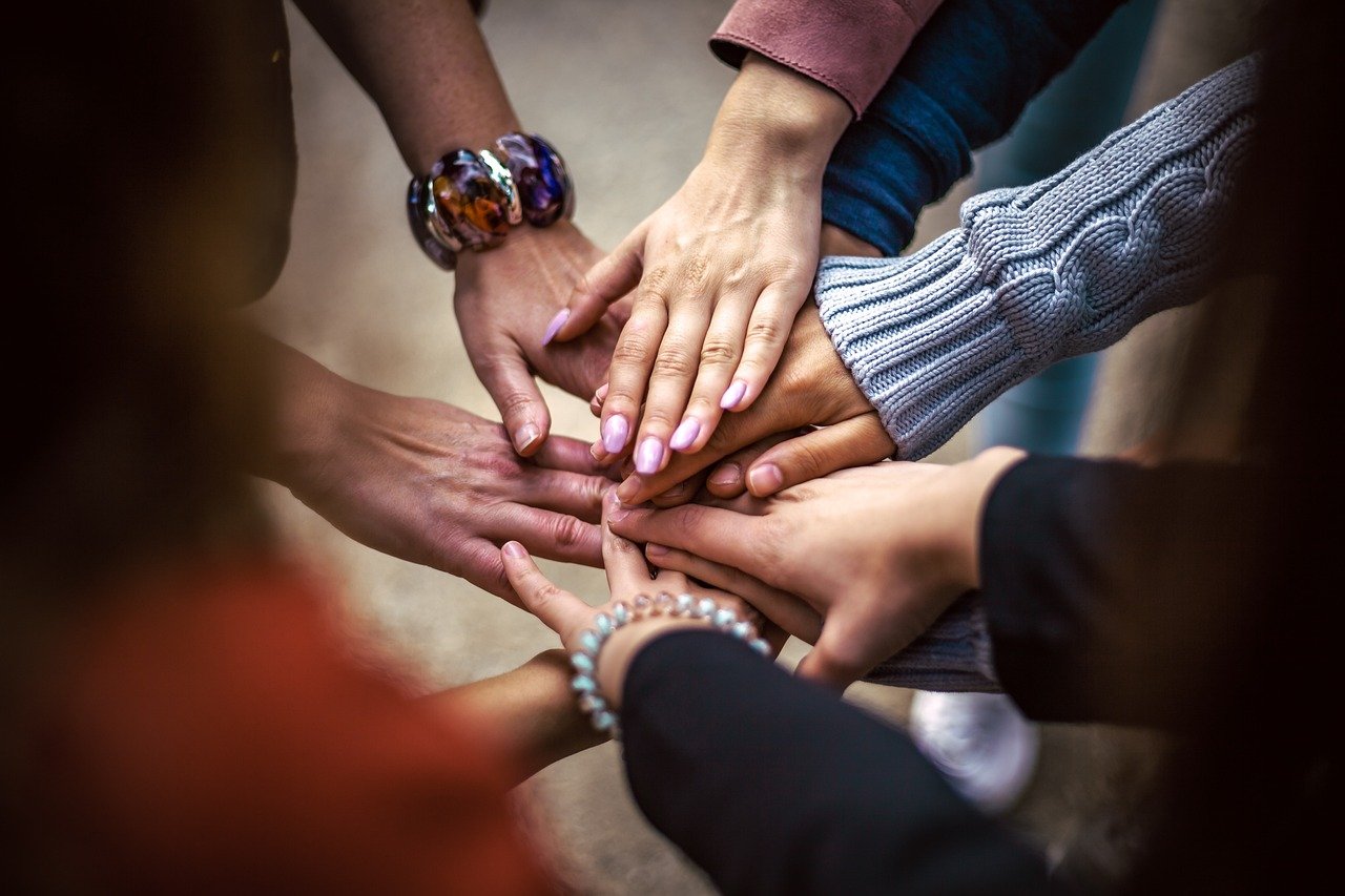 Redefining Relationships and Communication (image credits: pixabay)