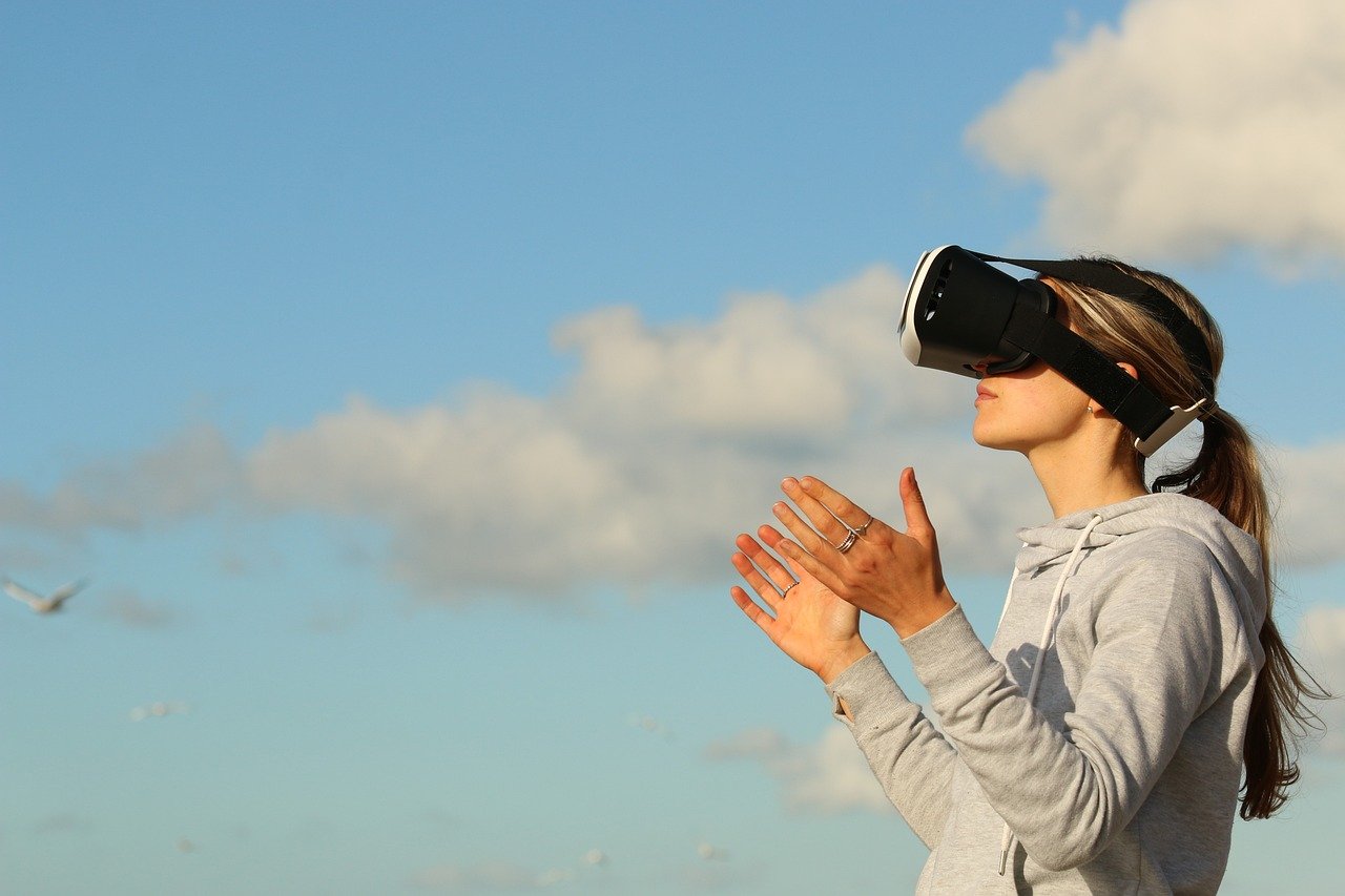 Use Cases Transforming Industries (image credits: pixabay)