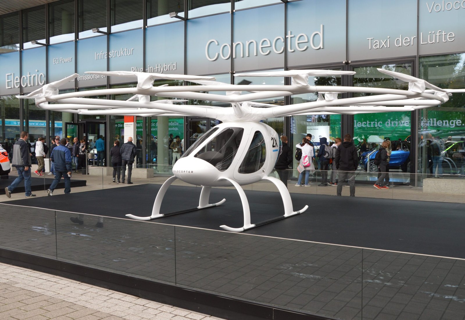 What Happens Next for Flying Taxis? (image credits: wikimedia)