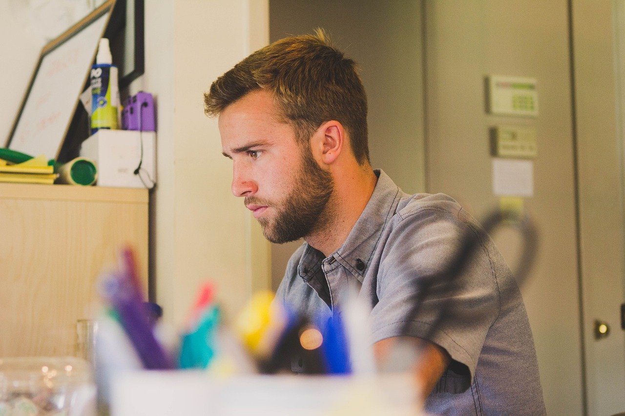 The Flip Side: Job Displacement and a Shifting Workforce (image credits: pixabay)