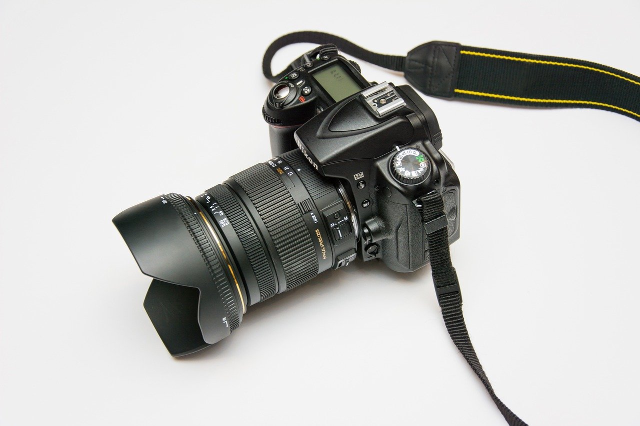 High-Tech Cameras: Heavy, Risky, and Rarely Used (image credits: pixabay)
