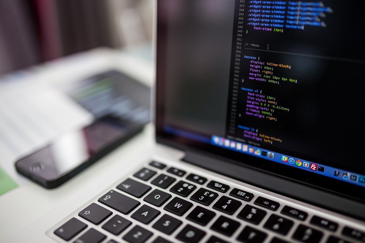 Career Opportunities: Python Skills Open Doors Everywhere (image credits: pixabay)