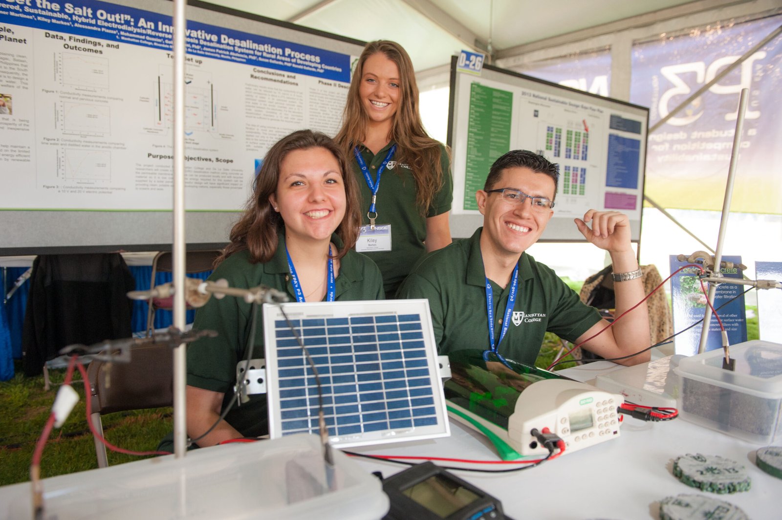 Solar-Powered Desalination Solves Water Scarcity (image credits: wikimedia)