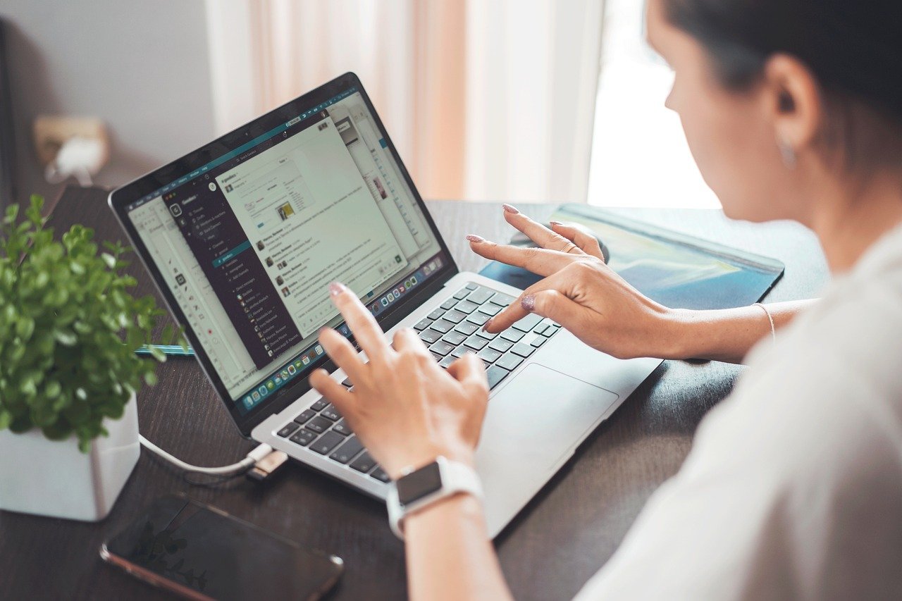 Data Entry Jobs Vanishing Overnight (image credits: pixabay)