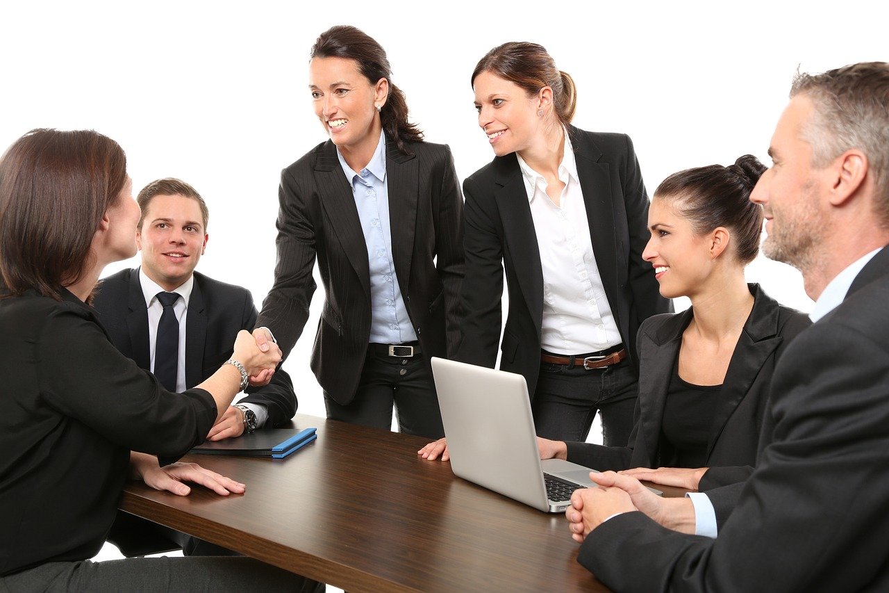Surprising Shifts: Humans Managing Their AI Coworkers (image credits: pixabay)