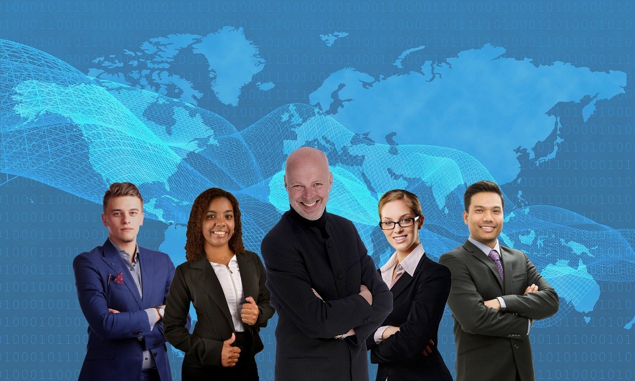 Human Bosses: Still at the Helm (image credits: pixabay)