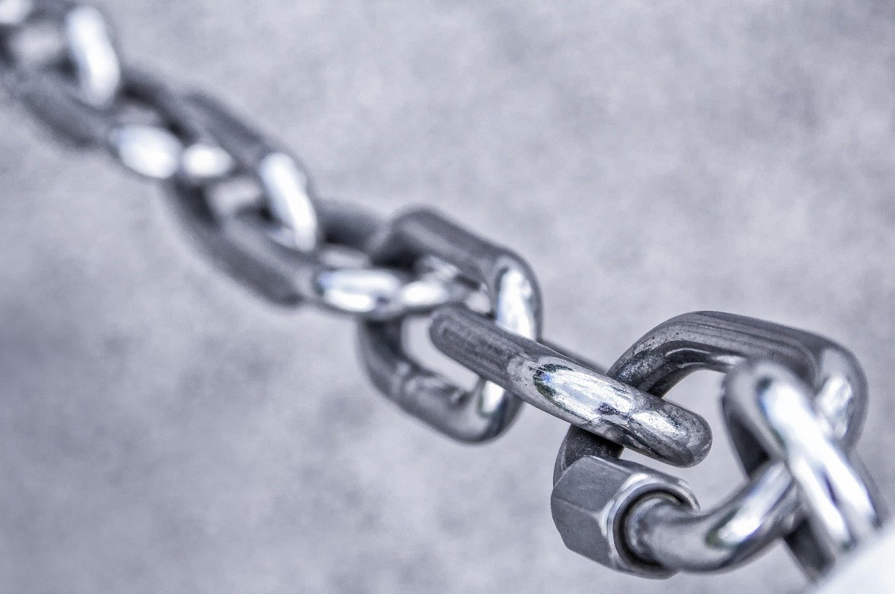 Breaking Patterns That No Longer Serve (image credits: pixabay)