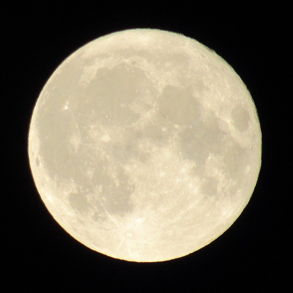 The Aquarius Full Moon's Emotional Revelations (image credits: flickr)