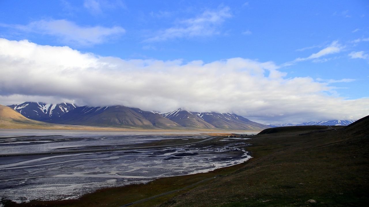 The Arctic "Time Bomb": What Melting Permafrost Is Releasing Into the Air
