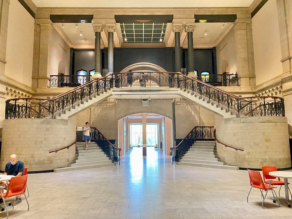 The Grand Gallery as a Resonant Waveguide (w_lemay, Flickr, CC BY-SA 2.0)