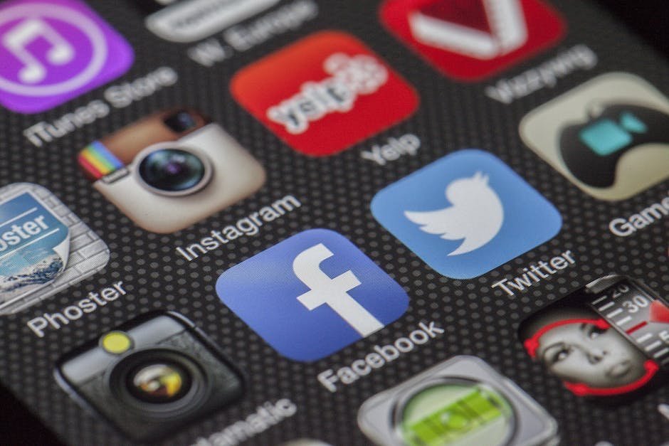 Social Media Apps Are the Biggest Offenders (Image Credits: Pexels)