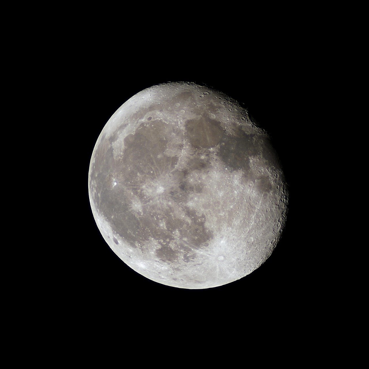 First Human Eyes on the Far Side (Image Credits: Pixabay)