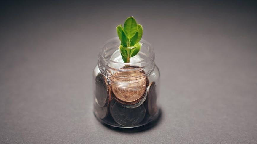Micro-Investing: How a $5 Weekly Habit Is Outperforming Traditional Savings