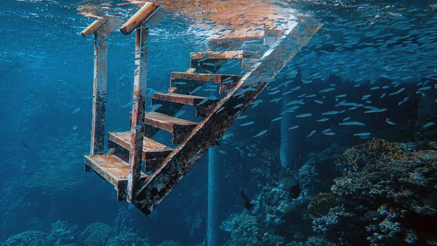 Submerged Secrets: The 10,000-Year-Old City Off the Coast of Japan That Shouldn't Exist