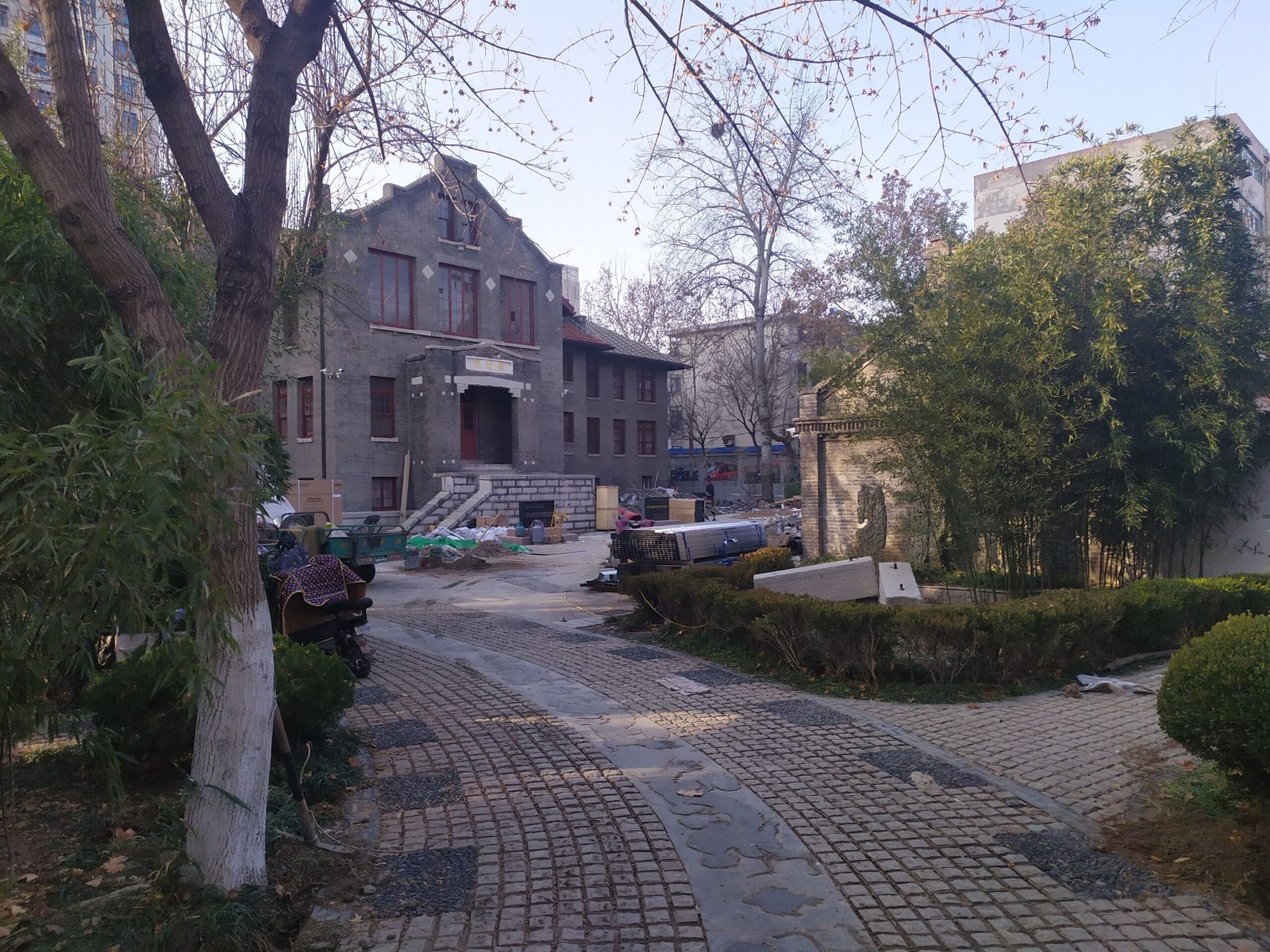 Choosing the Sites: Remote, Controlled, and Deliberate (By Ngguls, CC BY-SA 4.0)