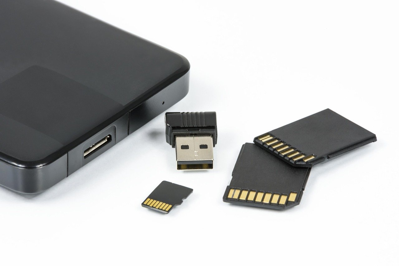 How NAND Flash Memory Actually Stores Your Data (Image Credits: Pixabay)