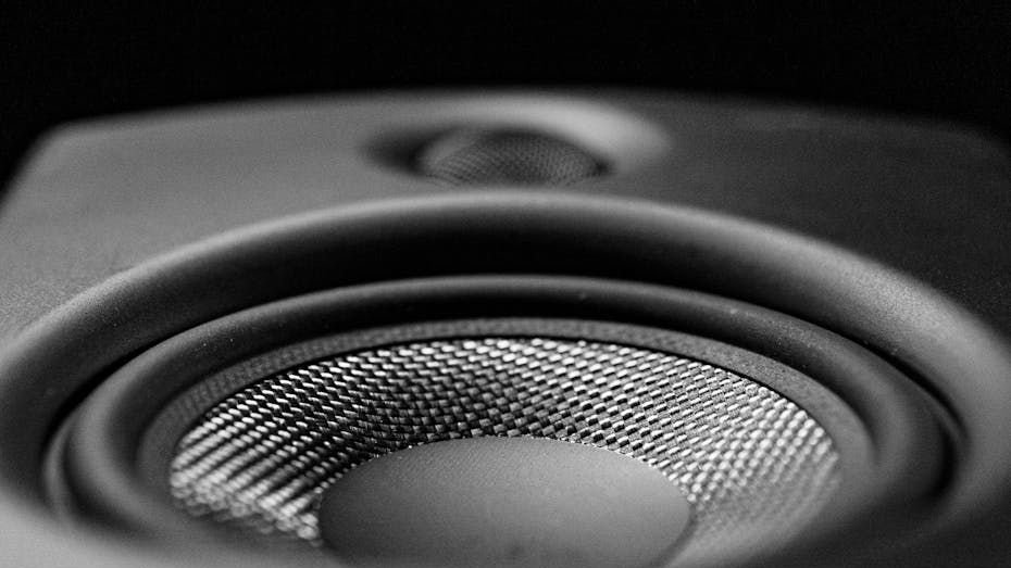 The "Deepfake" Audio Test: The 3-Second Artifact That Proves the Voice on the Phone Isn't Human