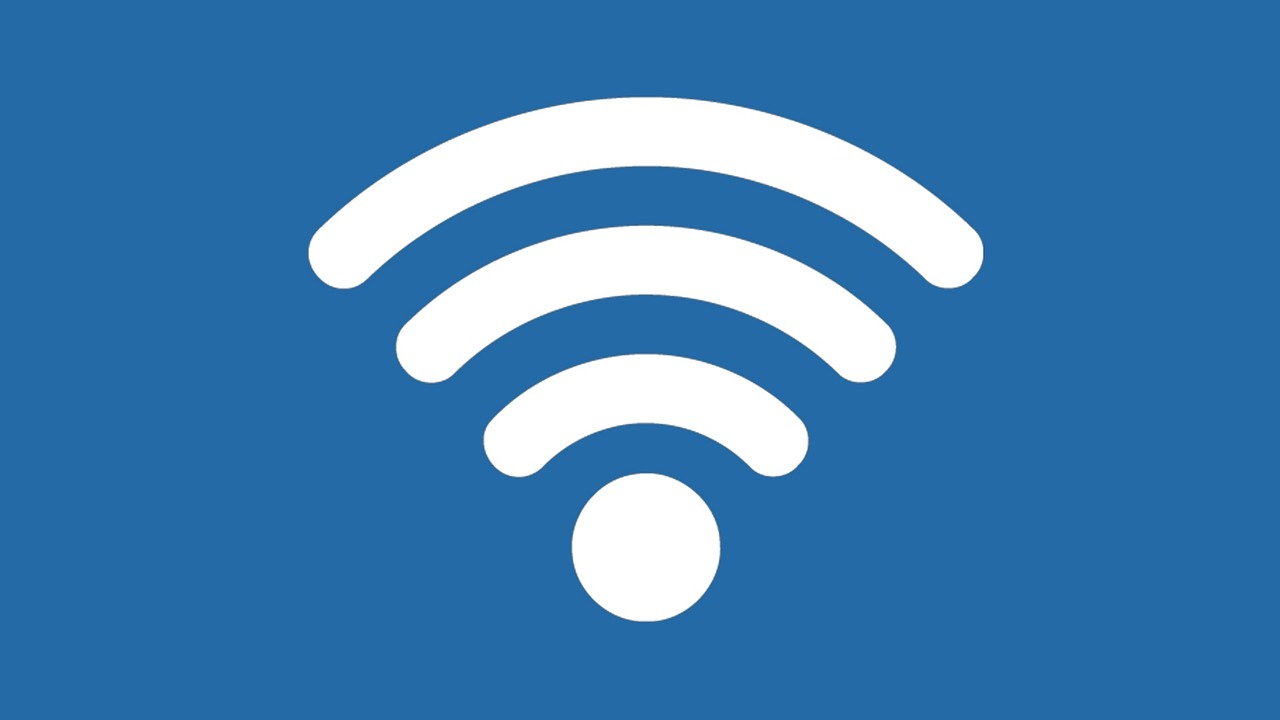 The 2.4 GHz vs. 5 GHz Choice Changes Everything by Room (Image Credits: Pixabay)