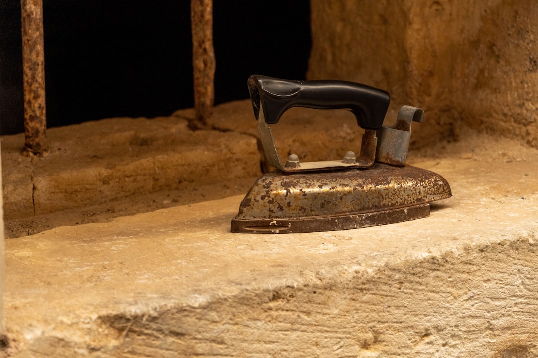 The Chemical Secret: What the Iron Is Actually Made Of (Image Credits: Unsplash)