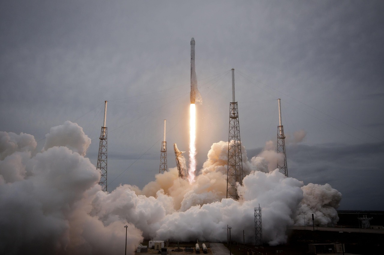 The "Ramjet" Concept: Scooping Fuel from Space (Image Credits: Pixabay)