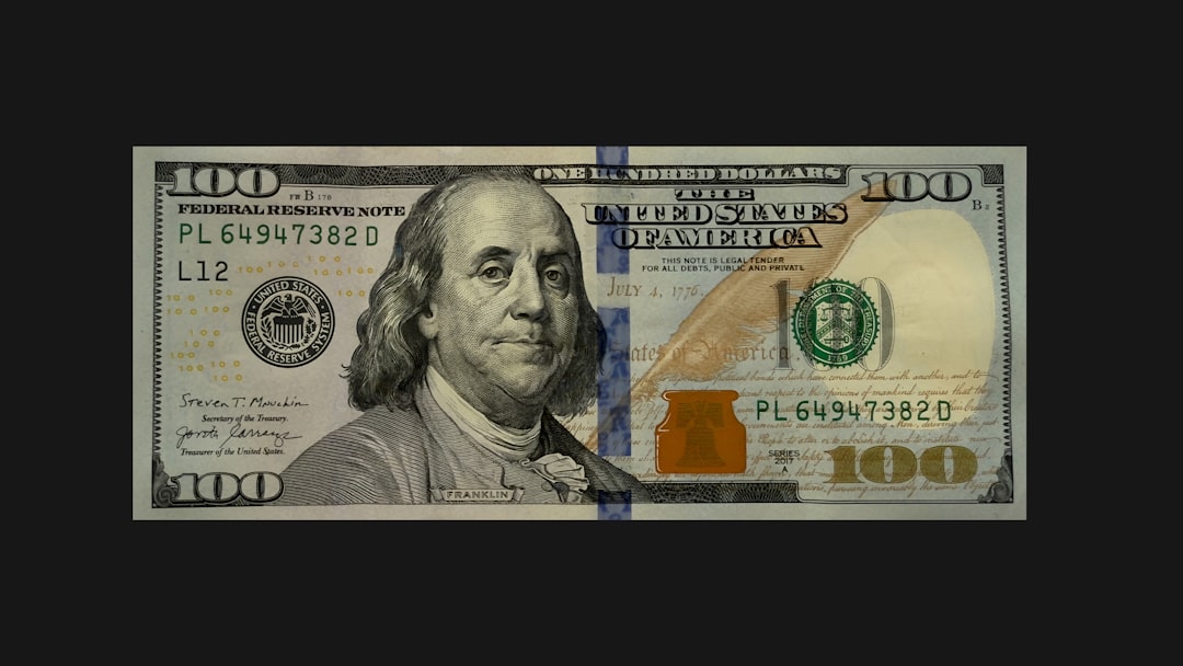 Cash Payments and Digital Apps: What the IRS Can Track (Image Credits: Unsplash)