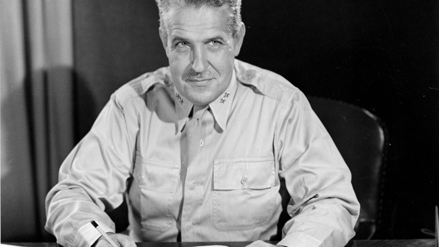 The "Manhattan Project" Leak: How One Scientist Smuggled Secrets in a Box of Laundry Detergent