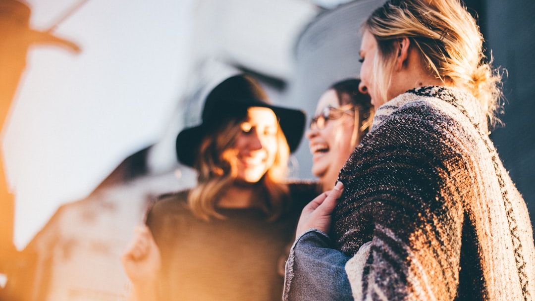 The "Echo-Chamber" Glitch: Why Your Brain Refuses to Accept Facts That Contradict Your "Social Tribe"