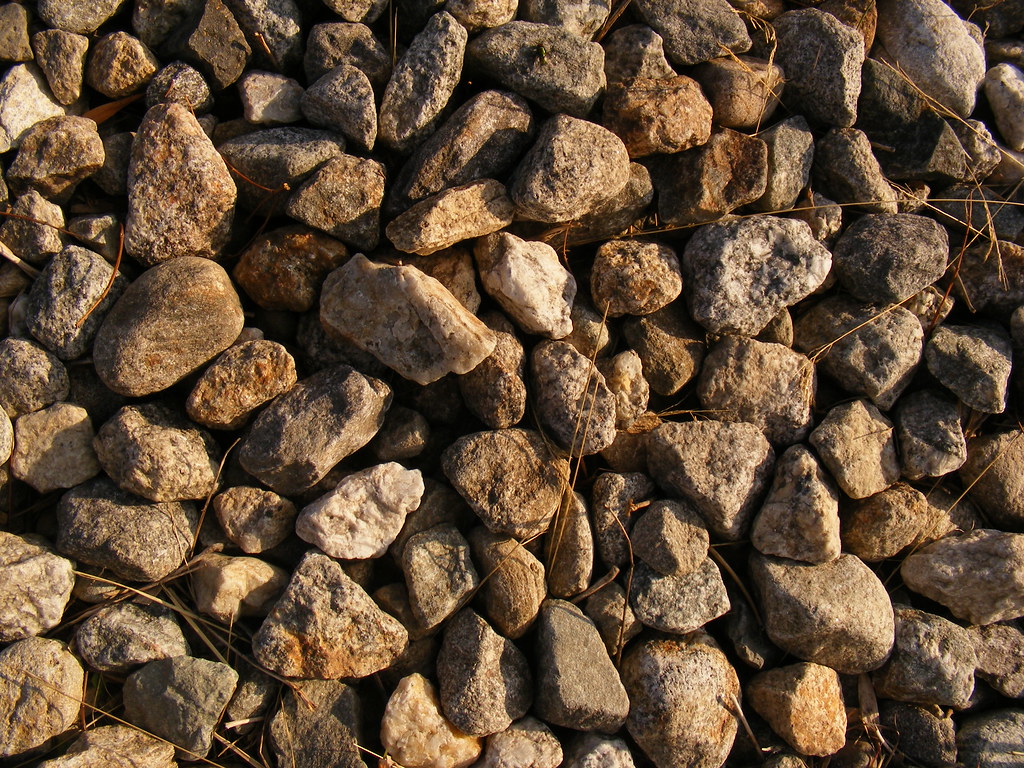 4. Gravel Paths Around the Perimeter (ScarletPeaches, Flickr, CC BY-SA 2.0)