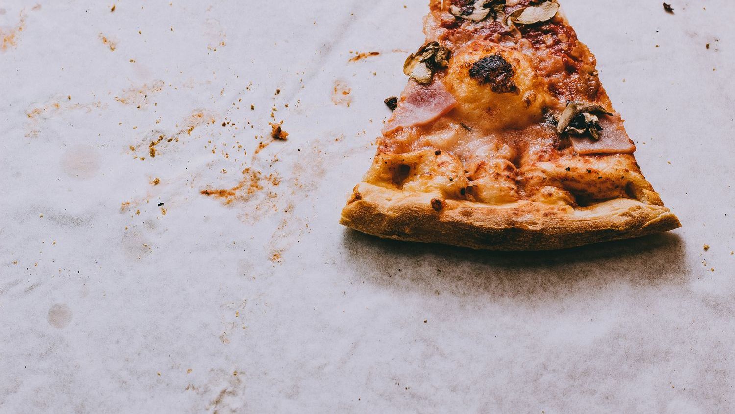 Psychology says people who refuse to take the last piece of food on the plate aren’t polite, they grew up watching adults perform small acts of self-denial as a way of measuring who deserved what