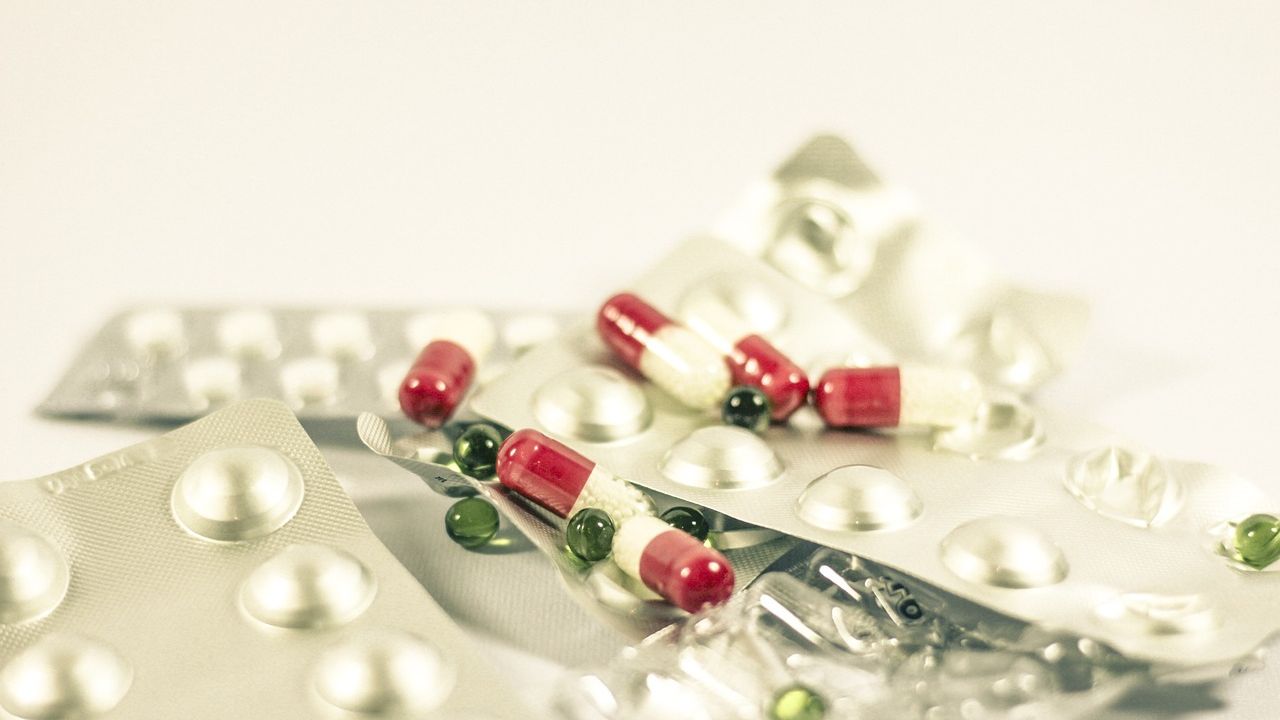 The "Placebo Peak": How Scientists Are Using "Open-Label" Fake Pills to Cure Real Insomnia