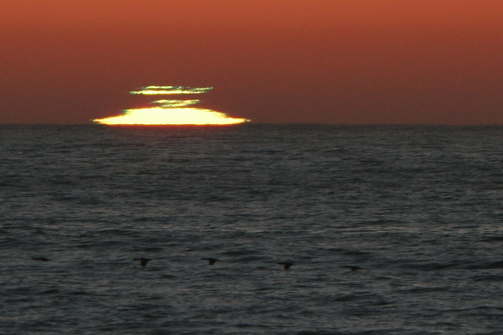 A Phenomenon That Rewards Patience (Flickr: Sunset Green Flash - sunset-green-flash-morro-strand_mg_1914, CC BY 2.0)
