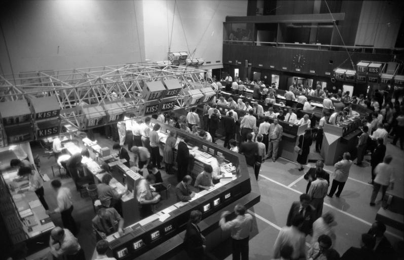 Reading the Signals: What Unusual Dark Pool Activity Looks Like (This image was provided to Wikimedia Commons by the German Federal Archive (Deutsches Bundesarchiv) as part of a cooperation project. The German Federal Archive guarantees an authentic representation only using the originals (negative and/or positive), resp. the digitalization of the originals as provided by the Digital Image Archive., CC BY-SA 3.0 de)