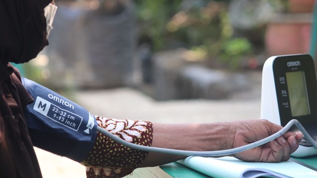 The Blood Pressure Habits Doctors Say Seniors Ignore Too Often