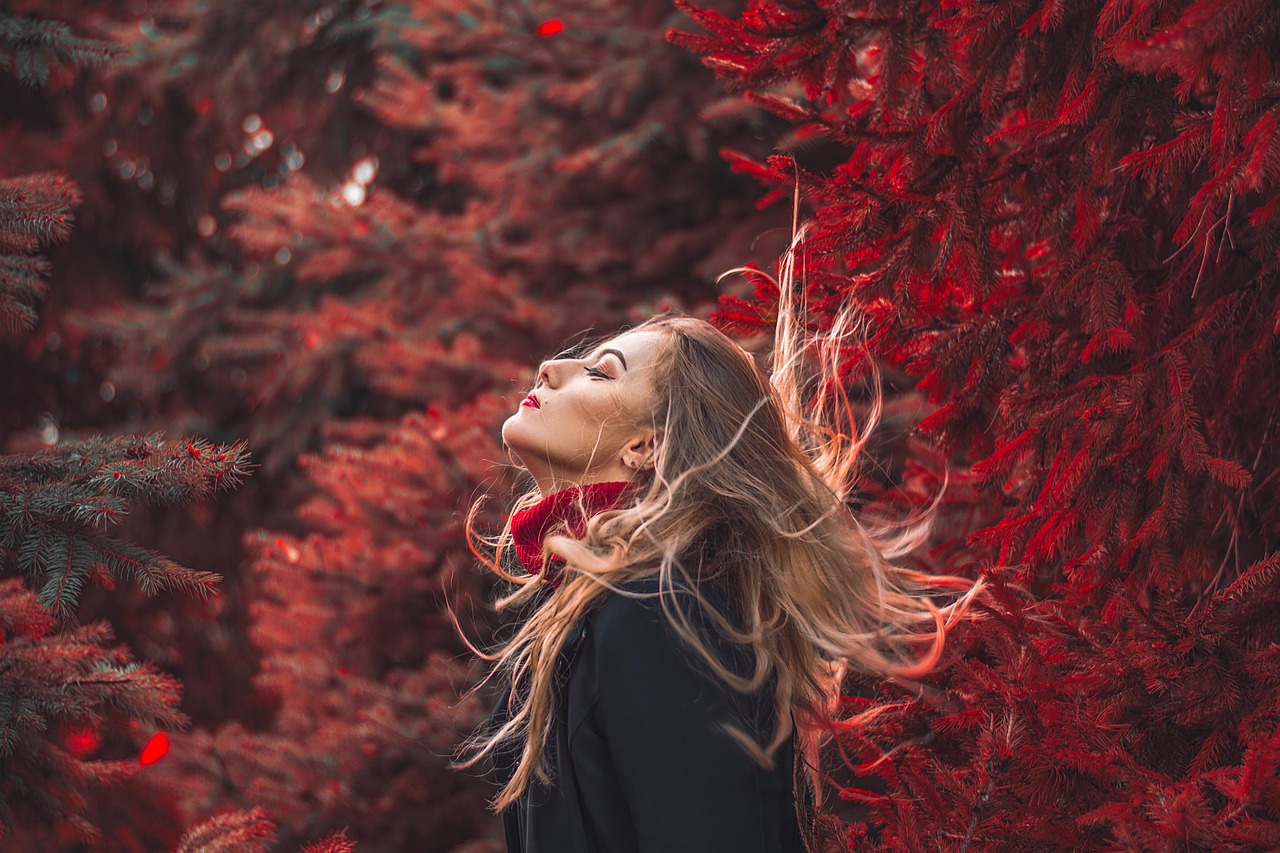 The Red Hair Question: Biology or Chemistry? (Image Credits: Pixabay)