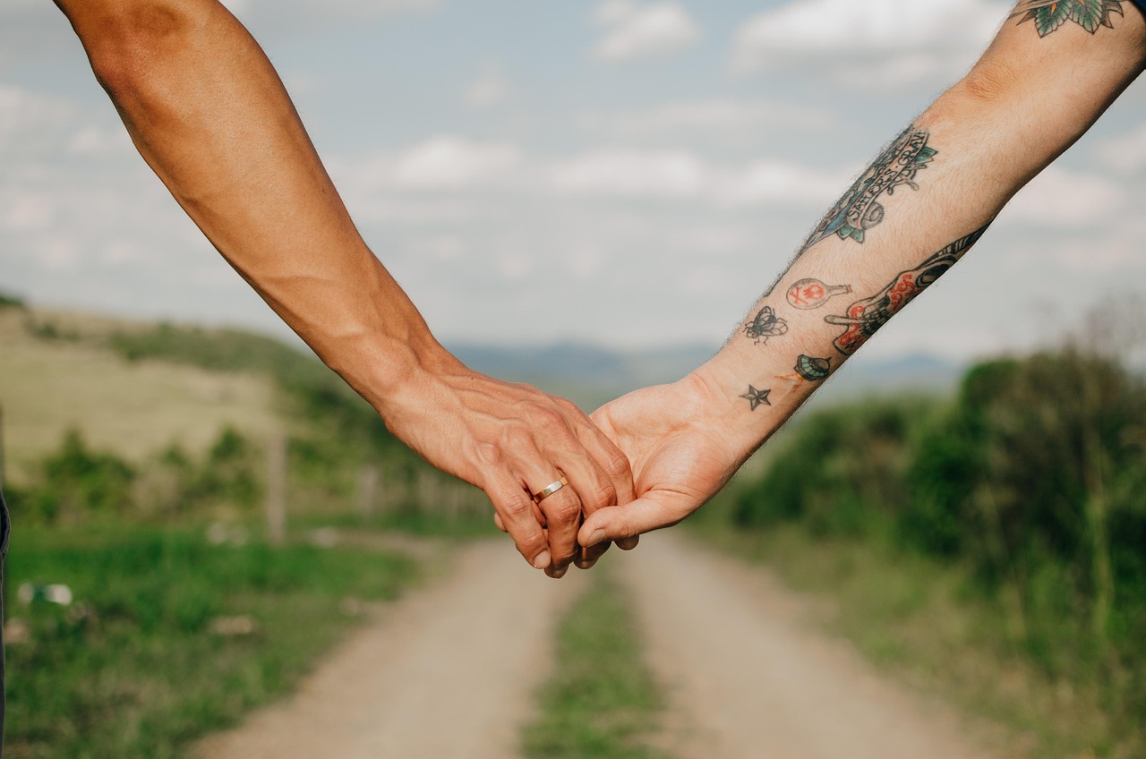 The Core Psychological Difference: Pride vs. Peace (Image Credits: Pixabay)
