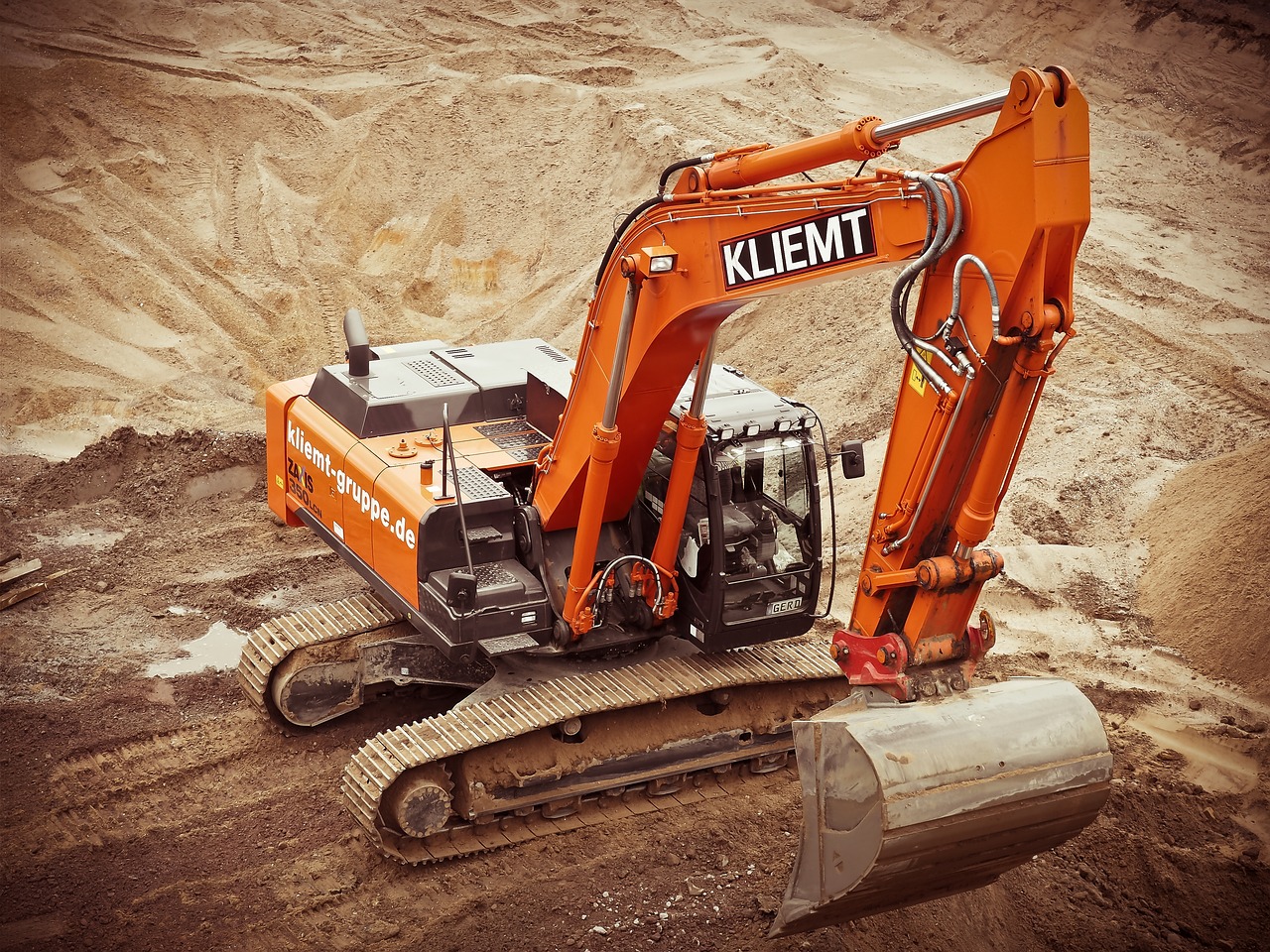 The Toxic Legacy That Outlasted the Boom (Image Credits: Pixabay)