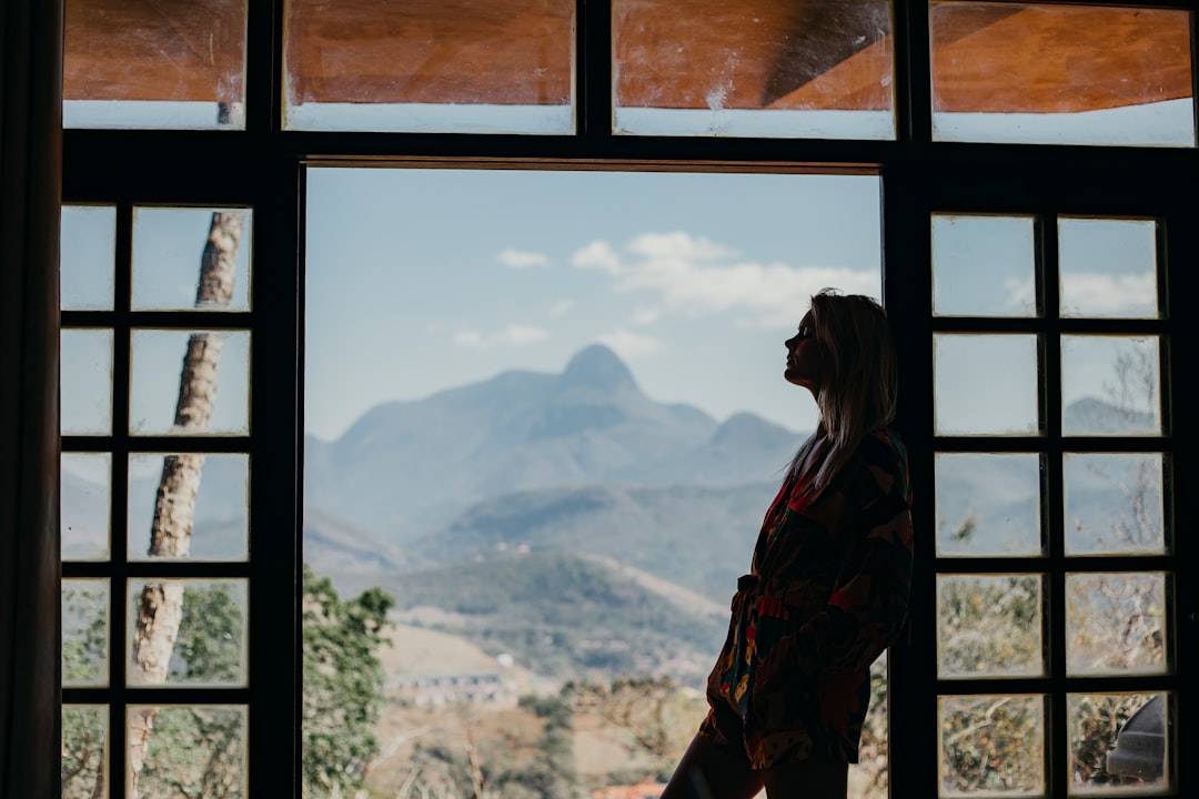 Why Water Signs Carry Anxious Attachment Patterns Most Intensely (Image Credits: Unsplash)
