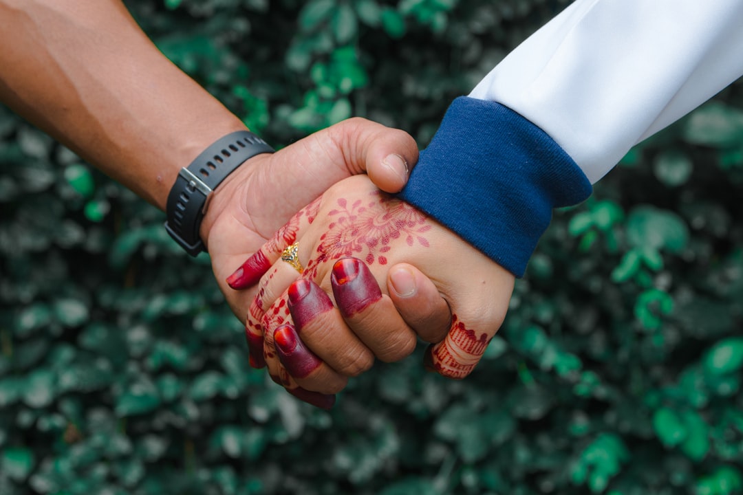 Trauma Bonding: Why It's So Hard to Leave (Image Credits: Unsplash)