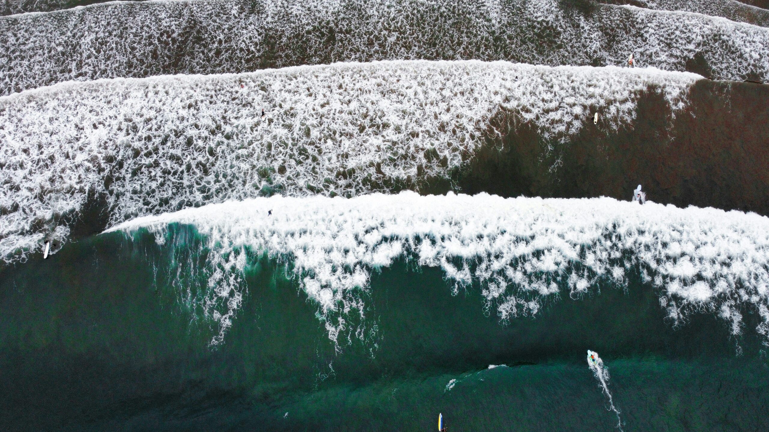 Huge landslide created a 500-meter-high tsunami in a major tourist area
