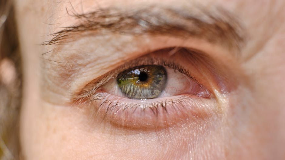 The Dopamine Connection: Your Blink Rate Is a Chemical Signal (Image Credits: Pexels)