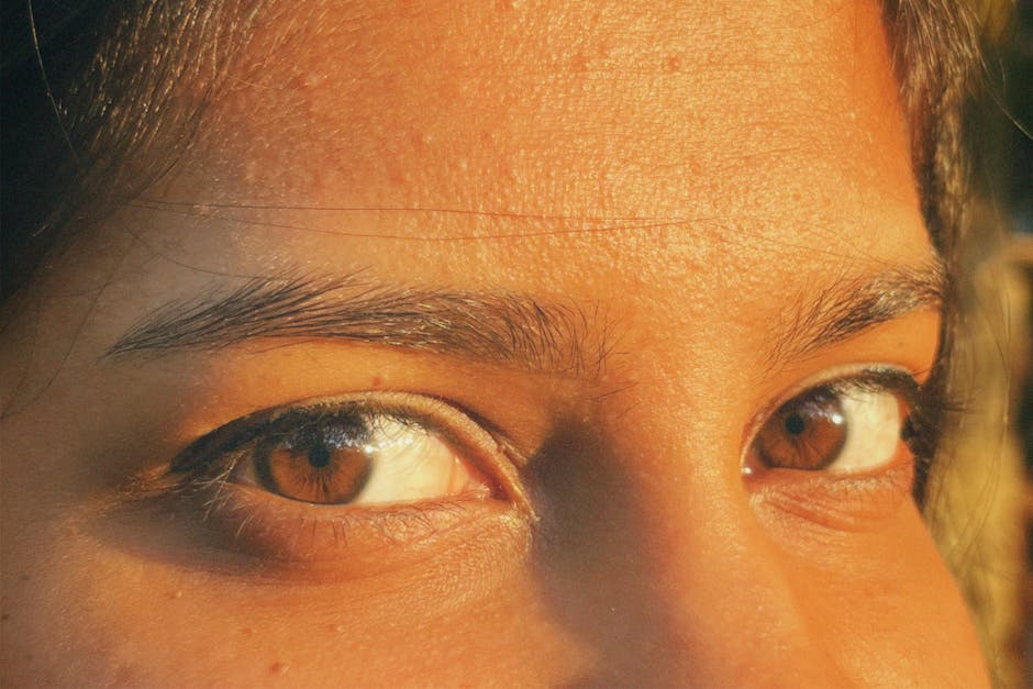 The Gaze as Dominance: What Prolonged Eye Contact Signals (Image Credits: Pexels)