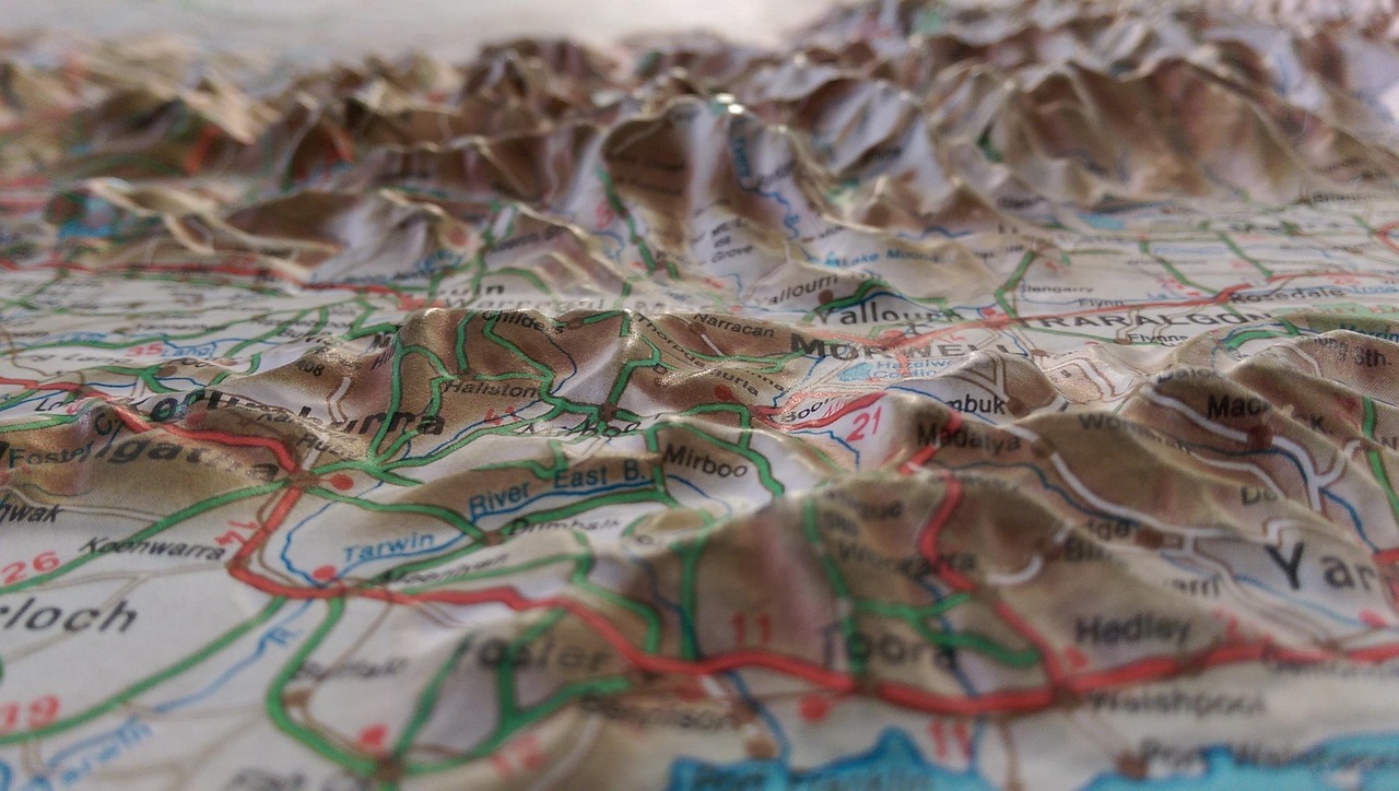 Water, Navigation, and the Paper Map's Hidden Value (Image Credits: Pixabay)