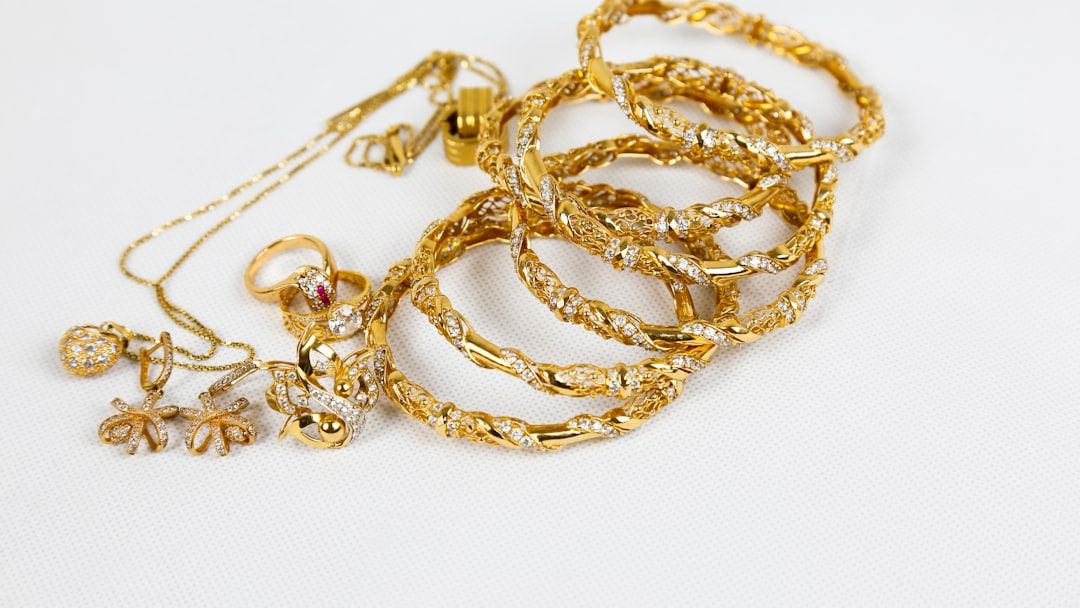 Jewelry Insurance: Should You Use a Rider or a Separate Policy?