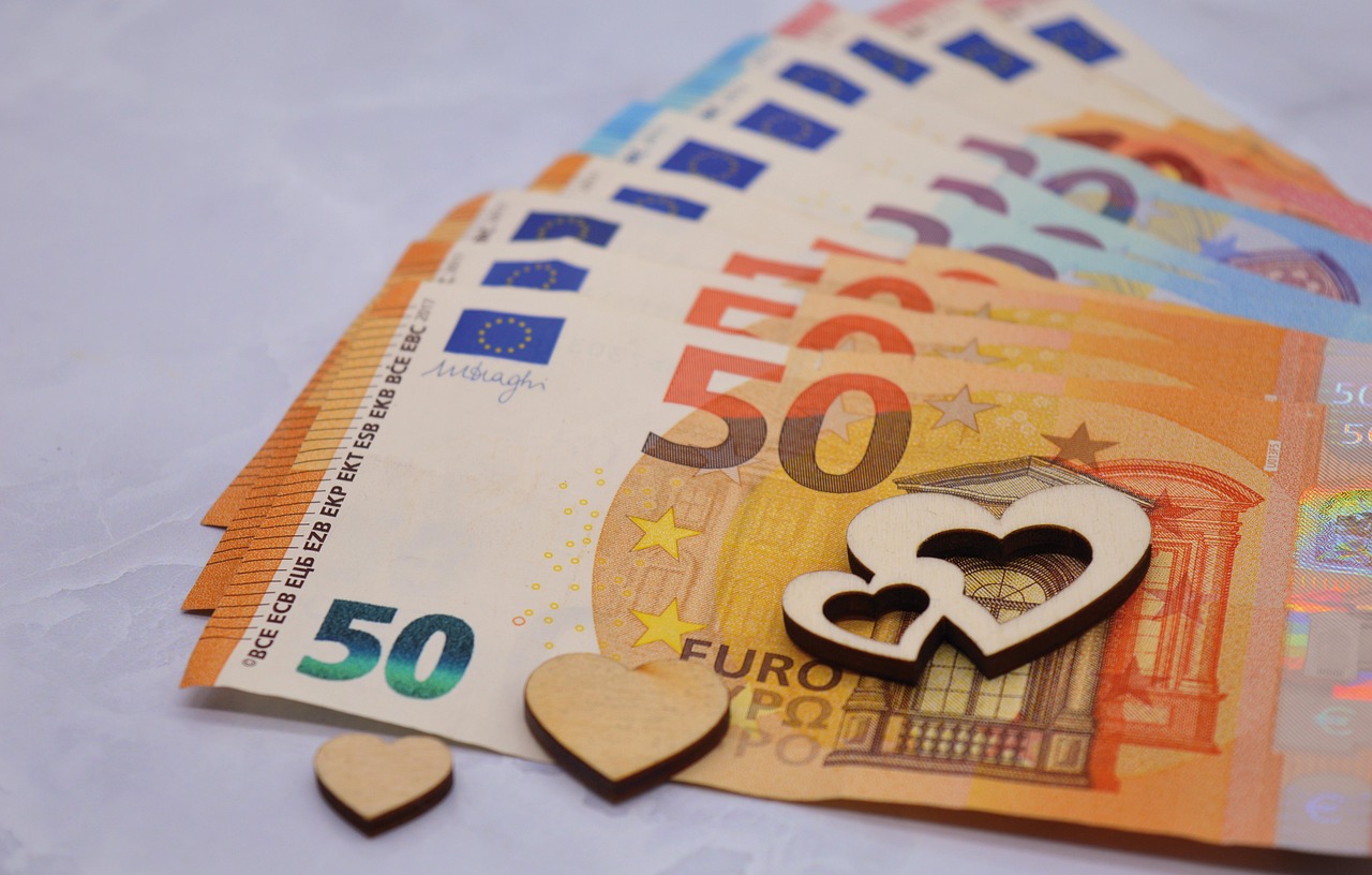 Proving Love Through Money (Image Credits: Pixabay)